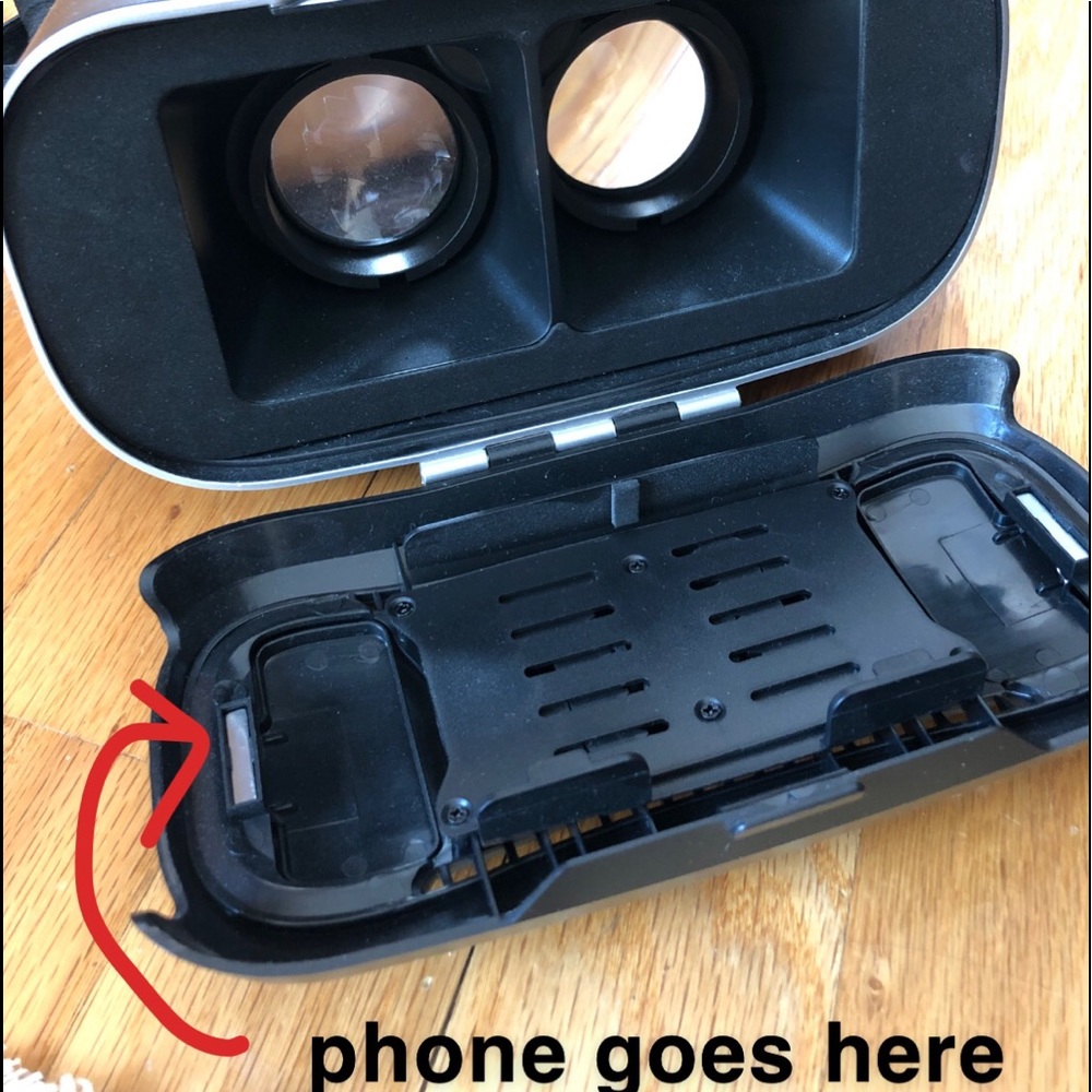 Virtual Reality Headset - Picture 2 of 7